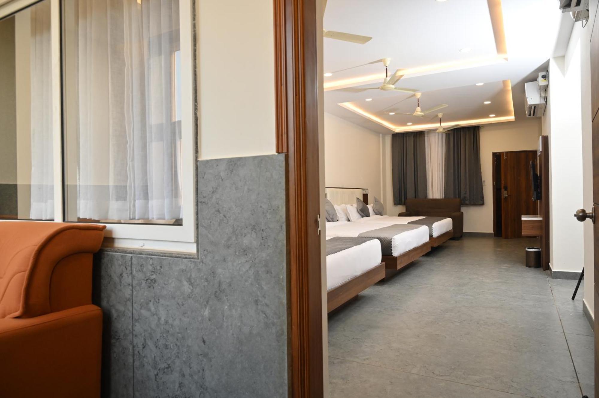 Hotel Shri Devi Comforts Inn Bhatkal Zewnętrze zdjęcie